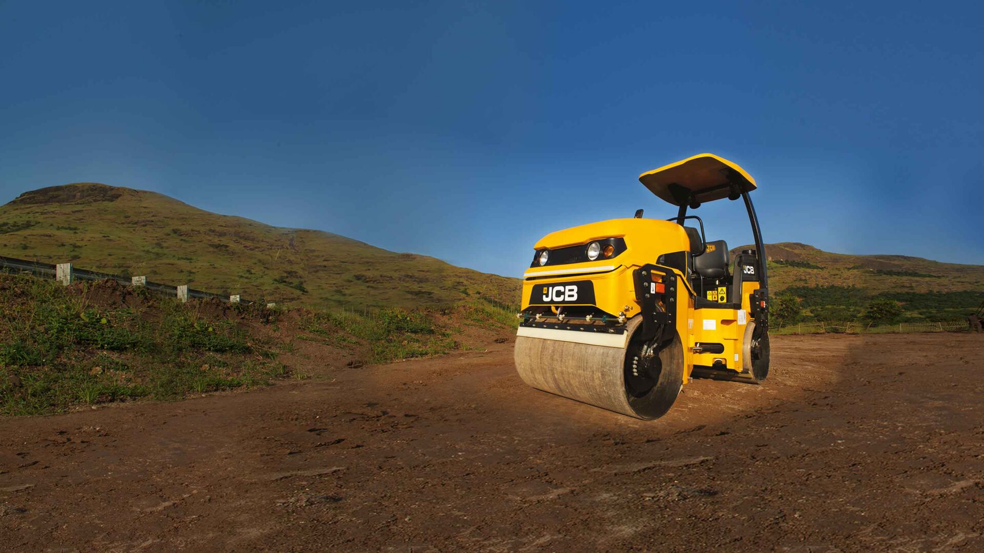 JCB Compactor VMT330 Product Banner