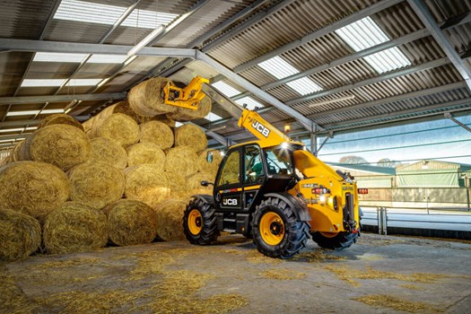 542-70 AgriProformance Stage V Telehandler Application images