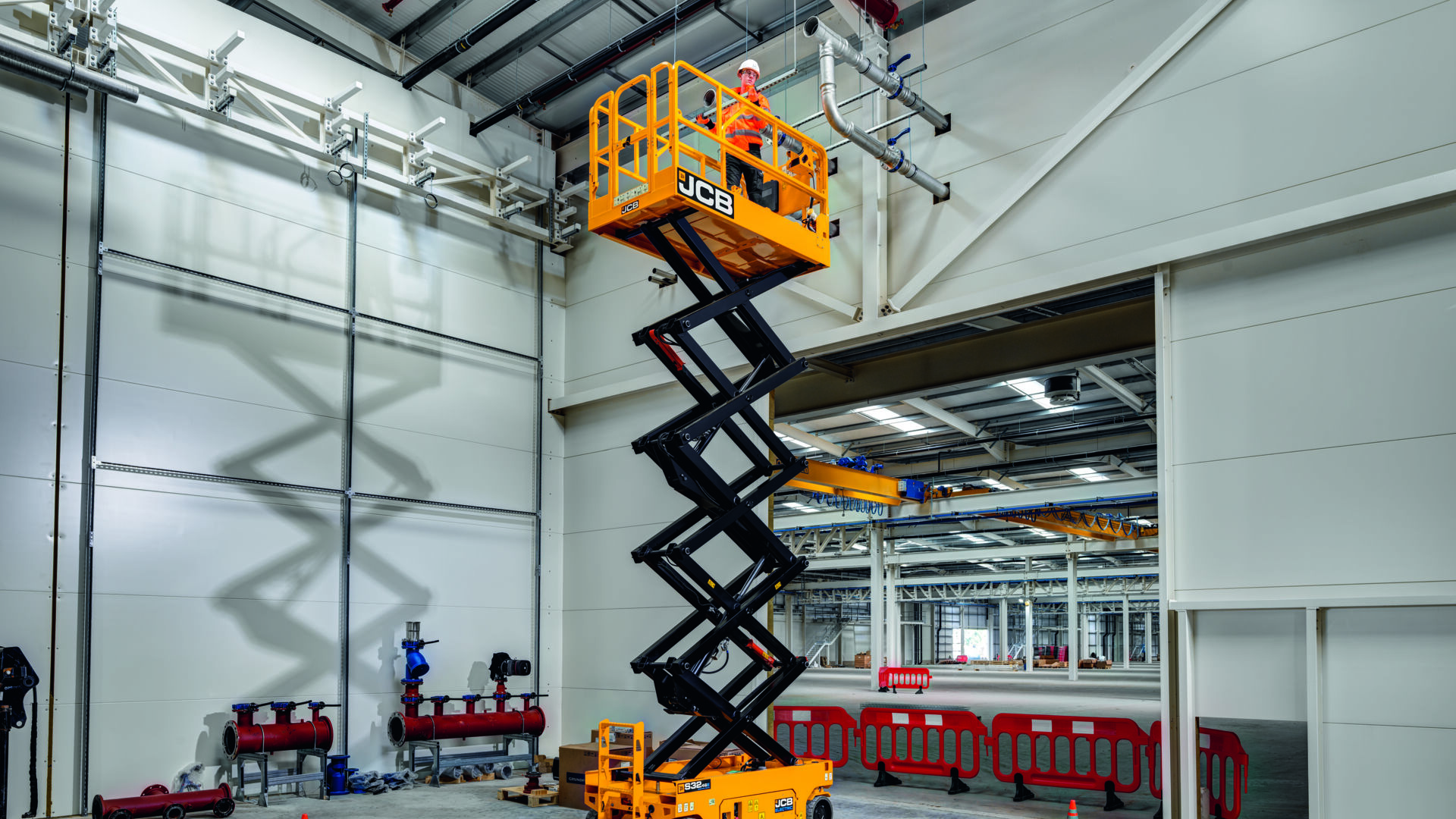 S3246E Electric Drive Scissor Lift in Construction Application